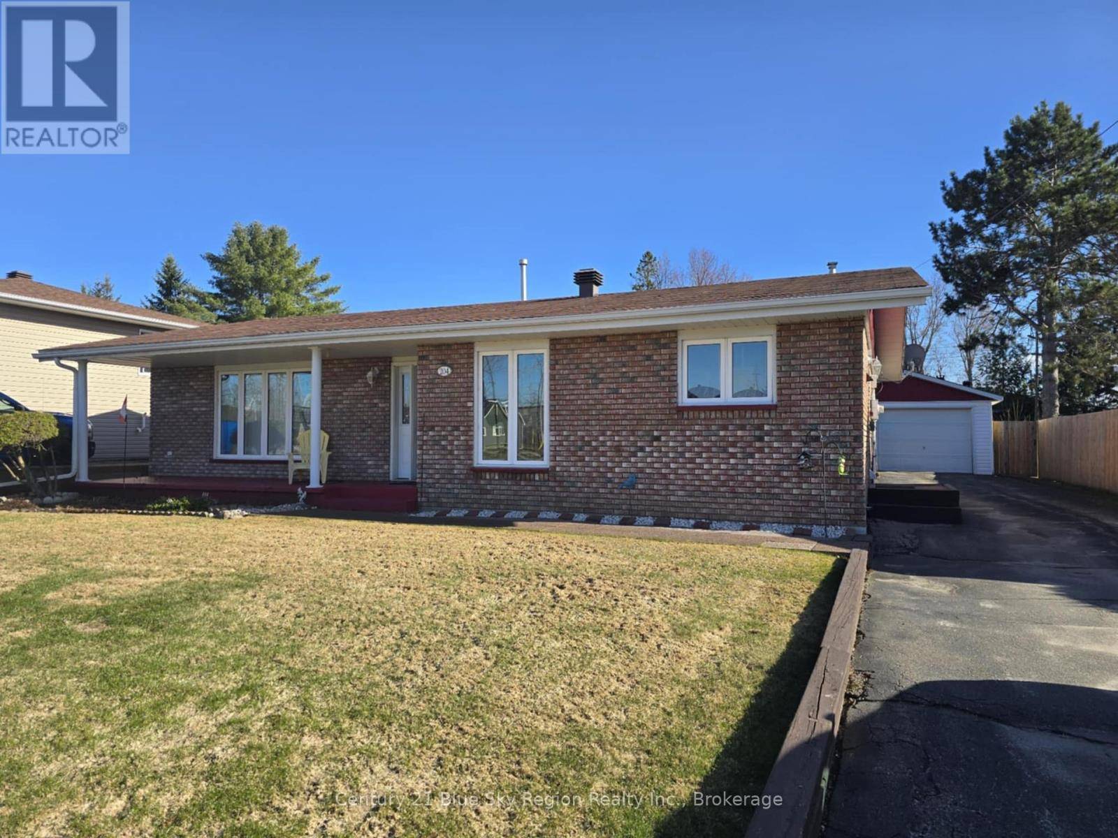 West Nipissing (sturgeon Falls), ON P2B3B2,204 RAILWAY STREET