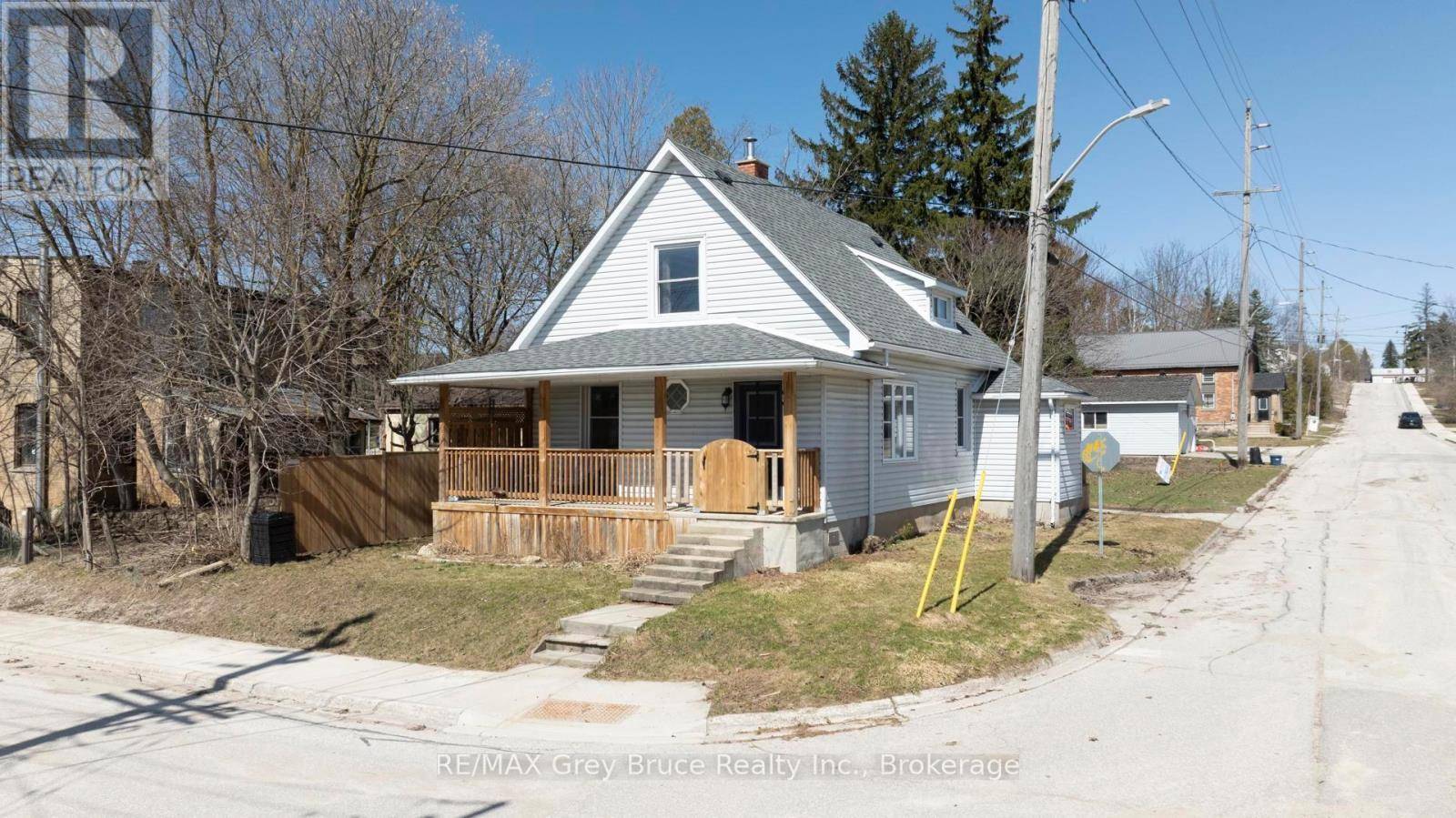 Arran-elderslie, ON N0G1L0,18 2ND AVENUE NE AVENUE