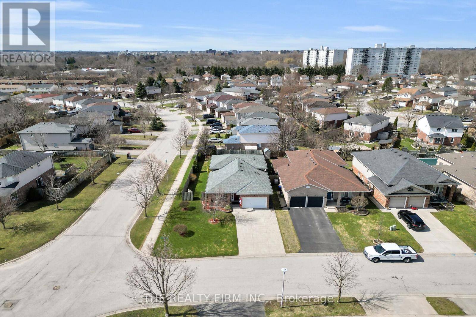 London East (east A), ON N5Y5T6,487 FOREST CREEK PLACE