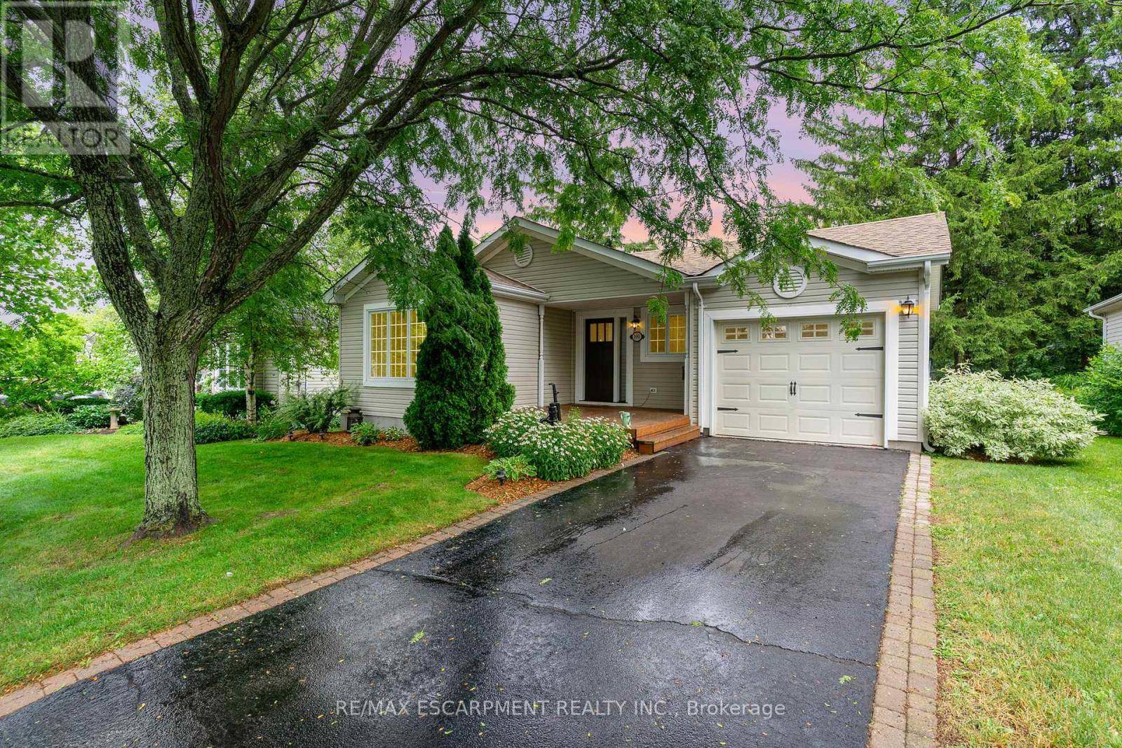 Hamilton, ON L8B1A5,105 GLENARIFF DRIVE