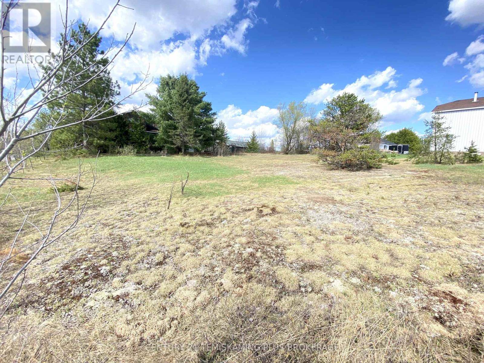 Timiskaming (tim - Outside - Rural), ON P0K1M0,359-361 PINNER AVENUE