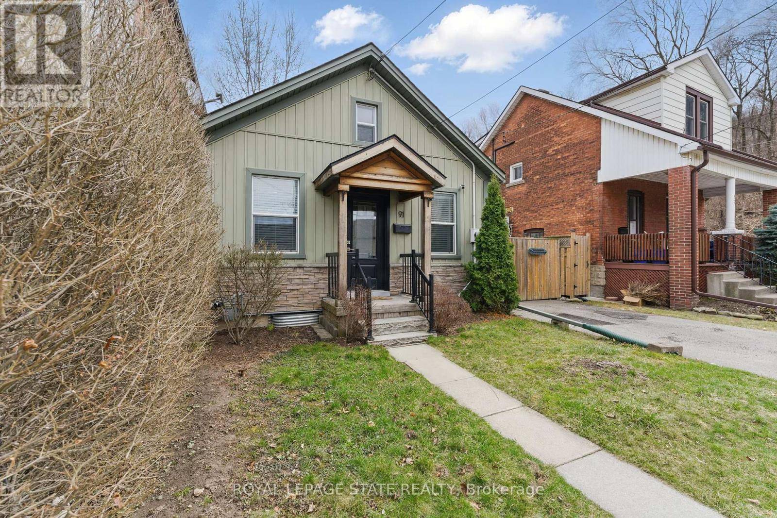 Hamilton (central), ON L8N2P6,91 AURORA STREET