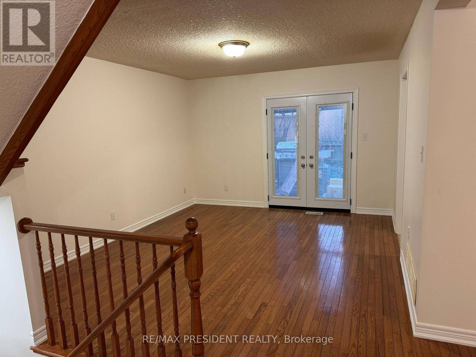 Hamilton (stoney Creek), ON L8E5Z8,14 PEACHWOOD CRESCENT