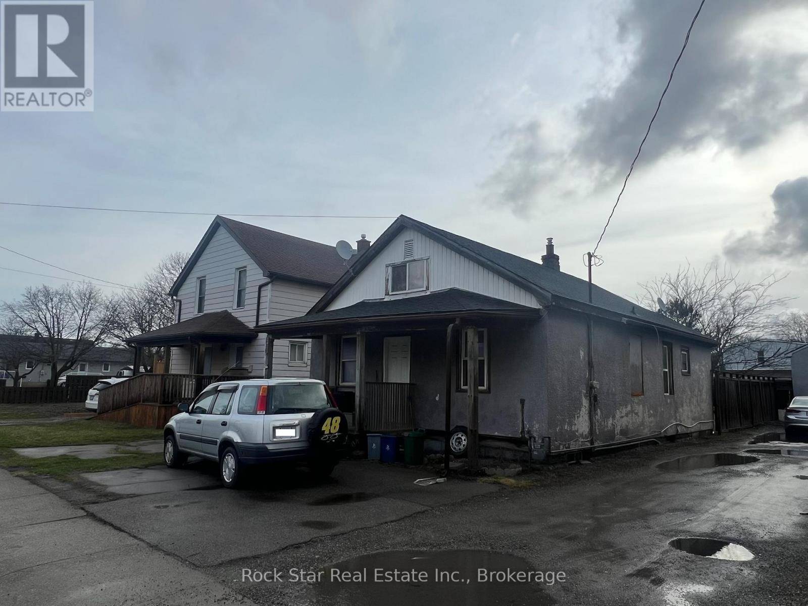 Welland (lincoln/crowland), ON L3B1W9,54 CROWLAND AVENUE