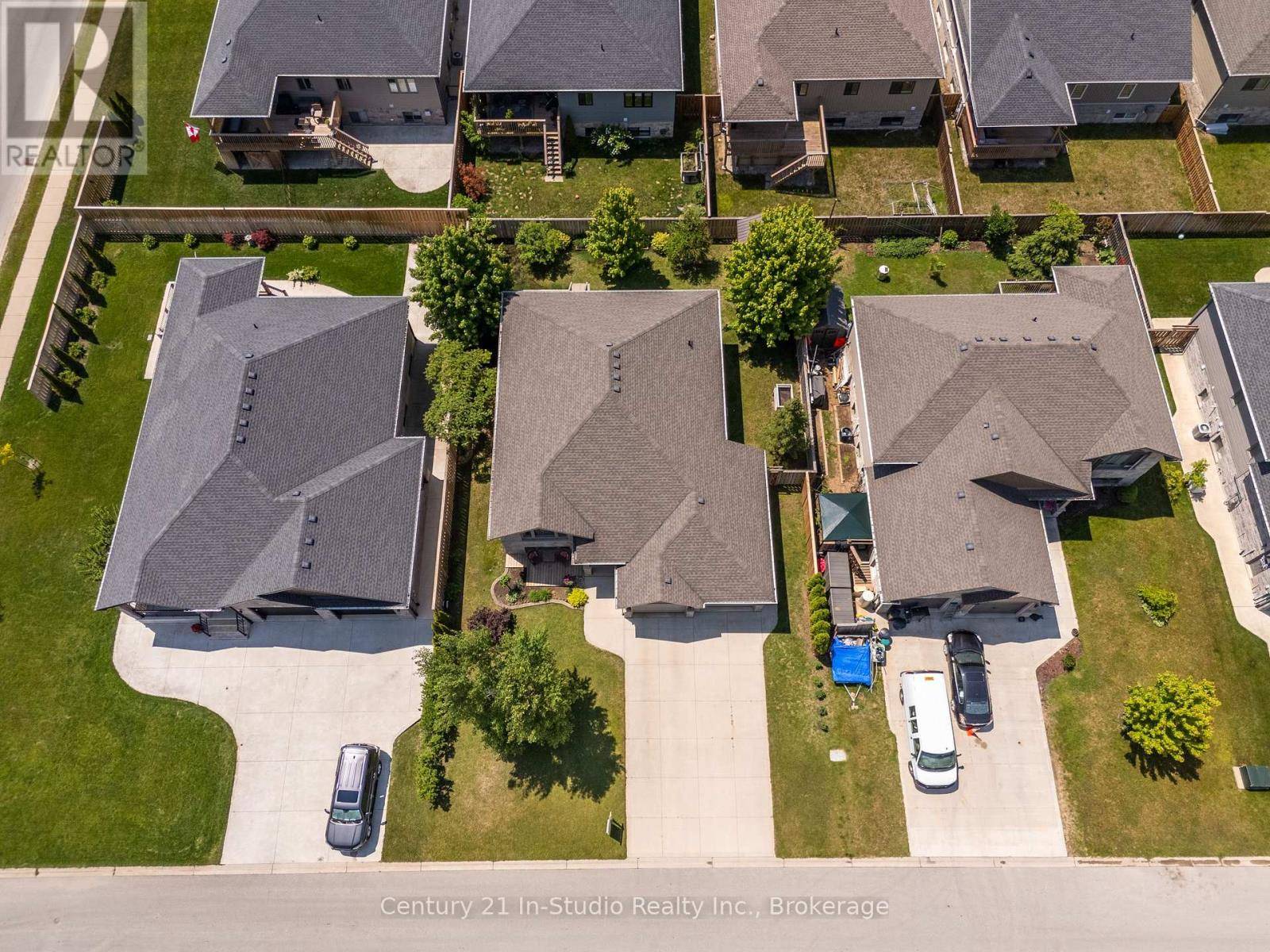 Saugeen Shores, ON N0H2C1,392 PEIRSON AVENUE