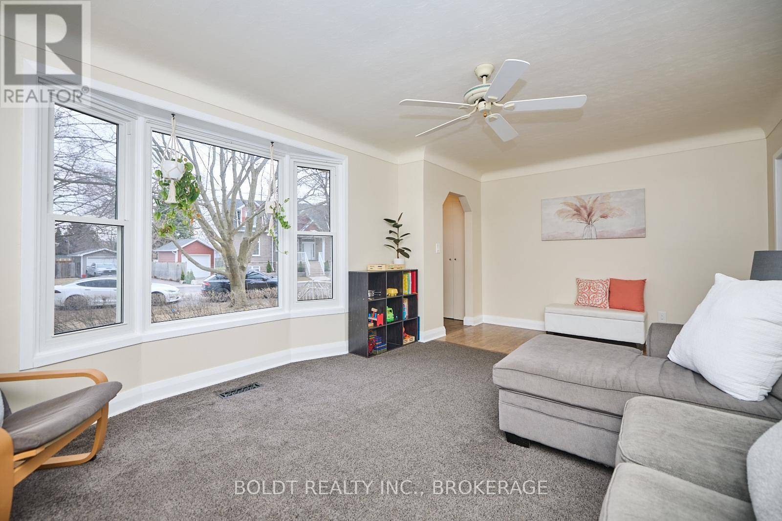 St. Catharines (vine/linwell), ON L2N1X5,79 DEVON ROAD