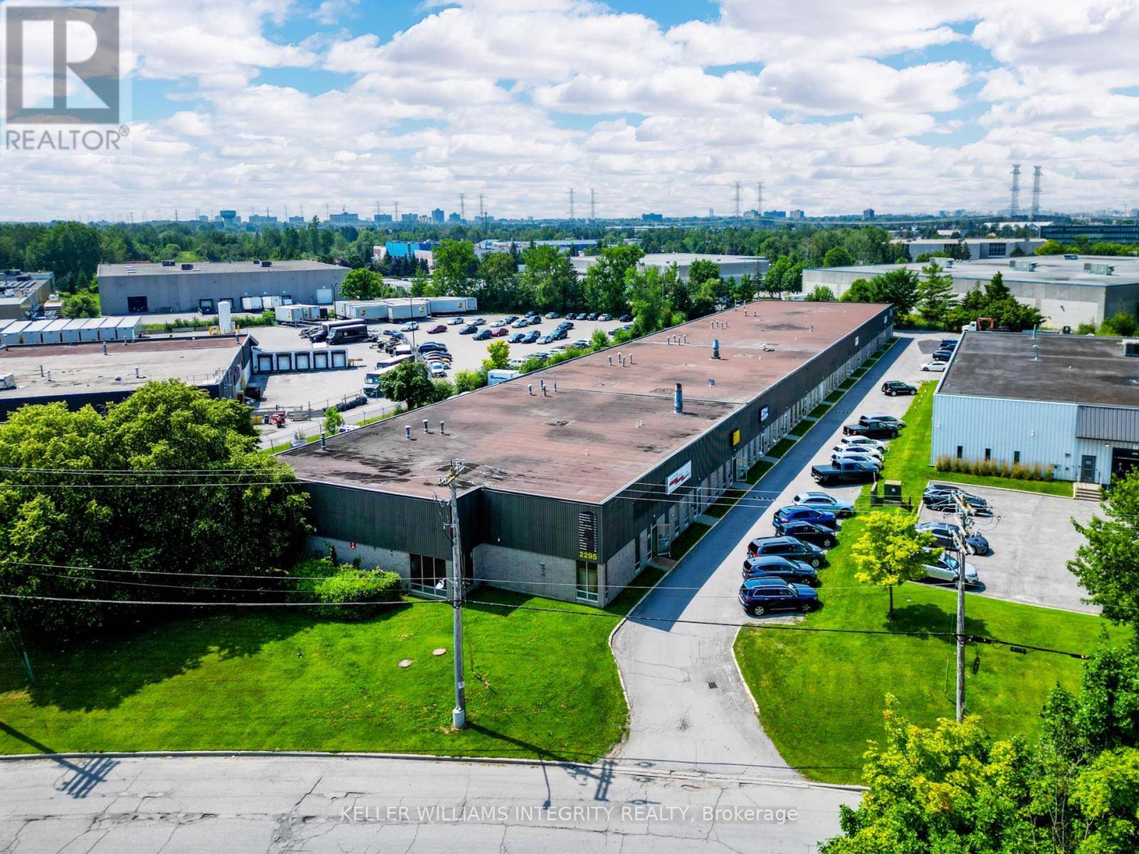 Ottawa, ON K1G3W1,2295 Stevenage DR #9