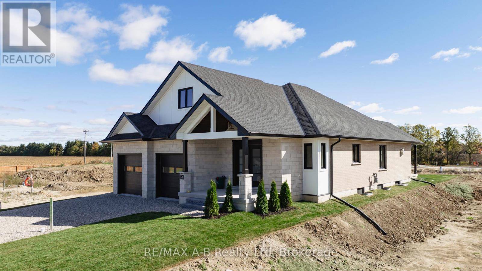 Stratford, ON N5A0J7,21 ORCHARD DRIVE