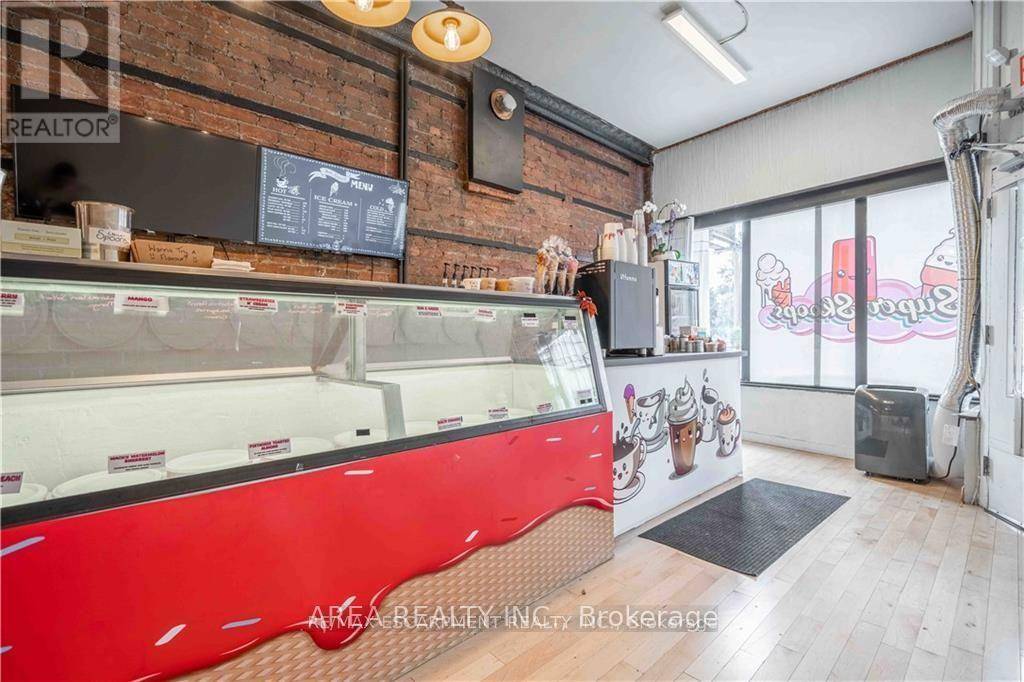 Hamilton (strathcona), ON L8P1B7,462-464 KING STREET W