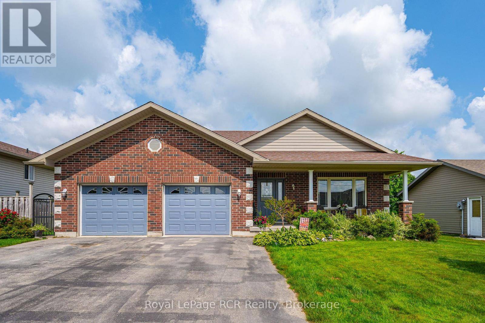Wellington North (mount Forest), ON N0G2L2,675 ALBERT STREET