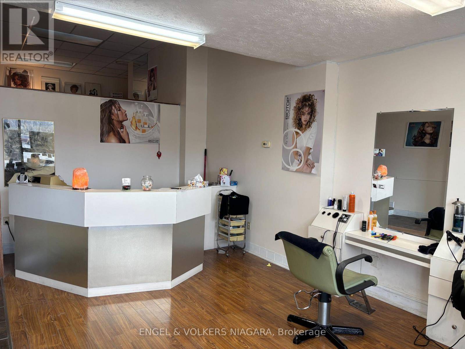 Niagara Falls (arad/fallsview), ON L2G2P1,6120 DUNN STREET