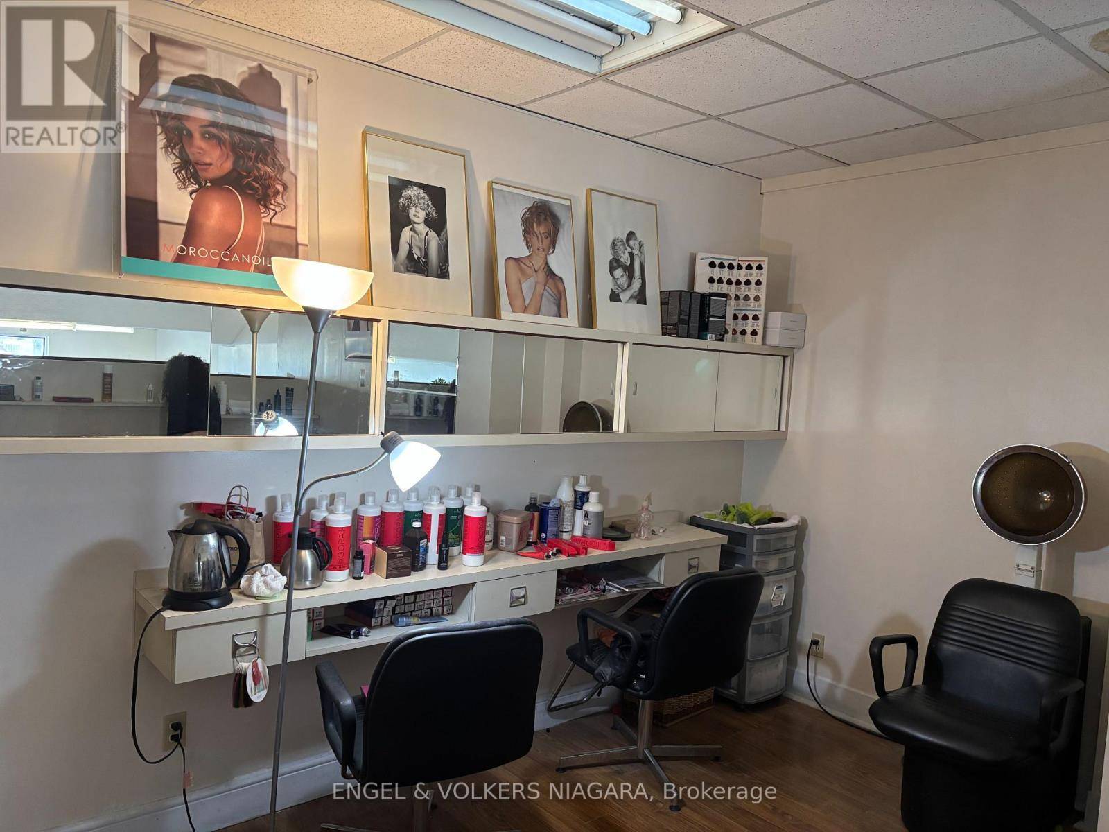Niagara Falls (arad/fallsview), ON L2G2P1,6120 DUNN STREET