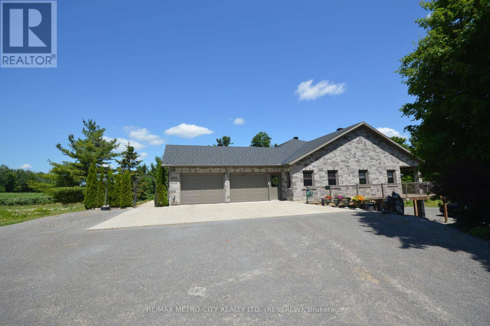 Horton, ON K7V3Z9,3280 BURNSTOWN ROAD
