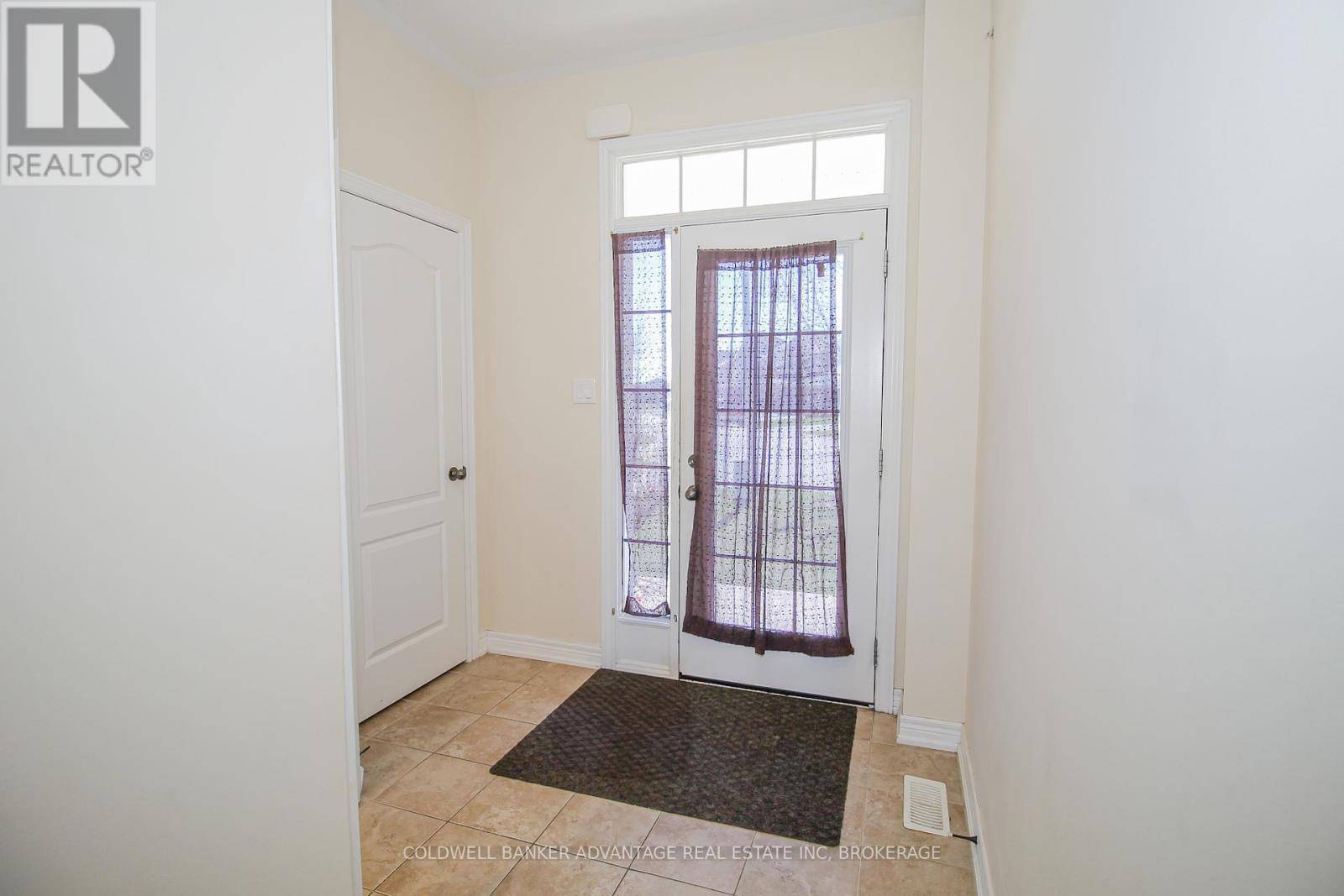 Niagara Falls (forestview), ON L2H0C9,6366 DILALLA CRESCENT