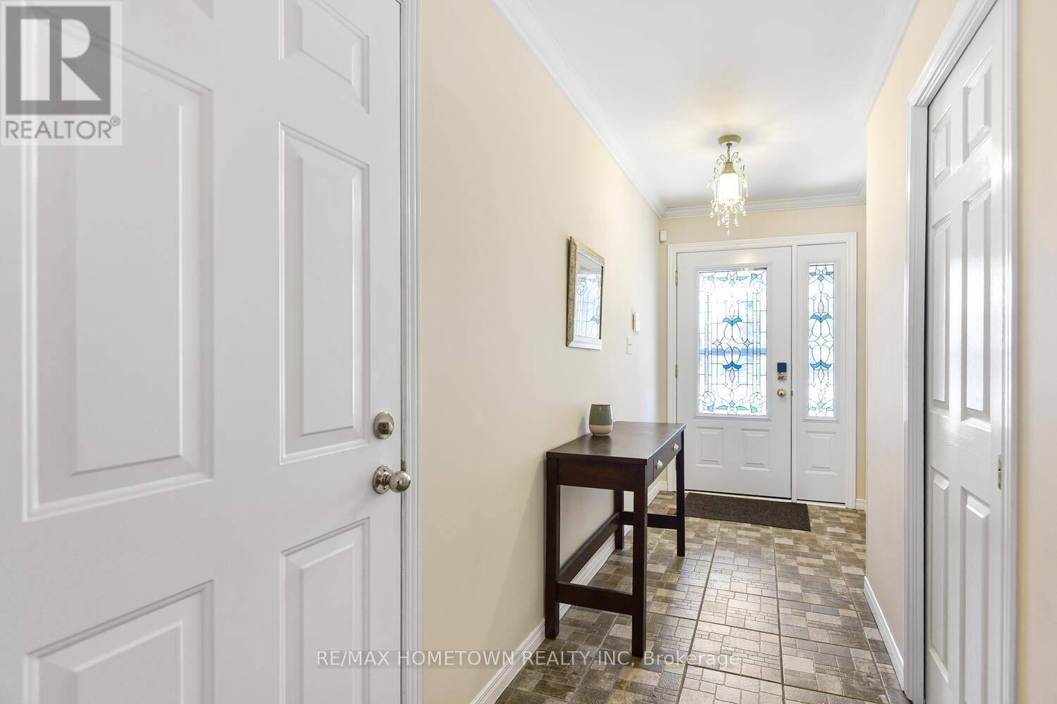Brockville, ON K6V7J7,221 BELEY STREET