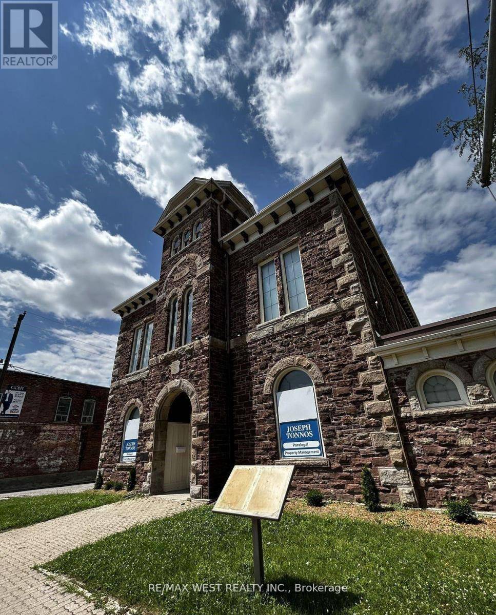 St. Catharines (oakdale), ON L2T1K5,343 MERRITT STREET W