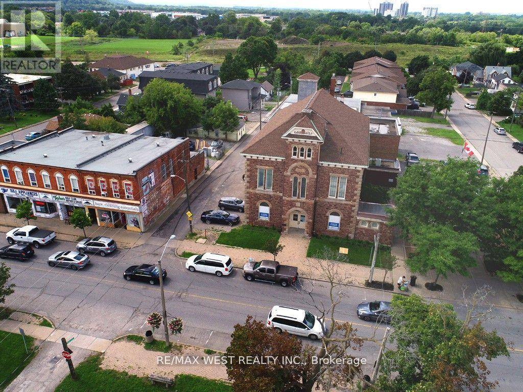 St. Catharines (oakdale), ON L2T1K5,343 MERRITT STREET W