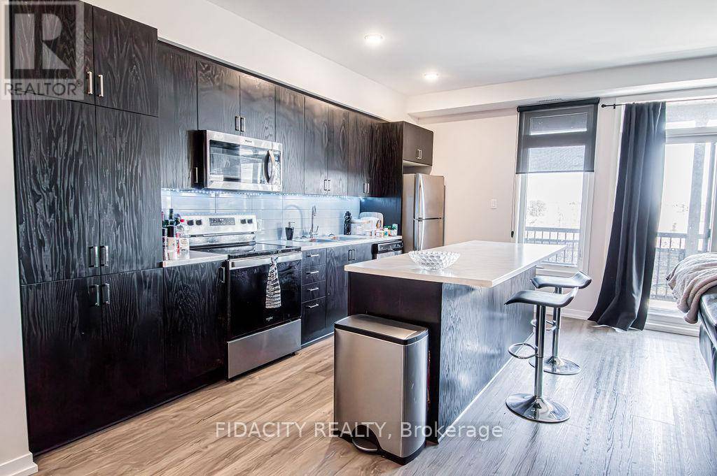 Ottawa, ON K2E0A8,225 Citiplace DR #H