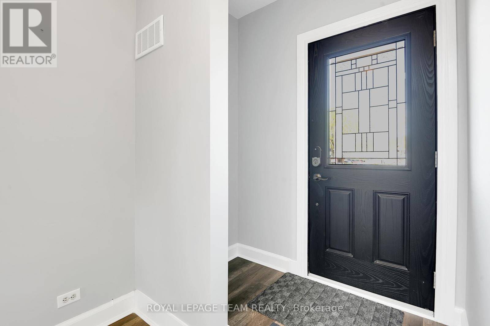 Renfrew, ON K7V1H6,450 DOMINION STREET