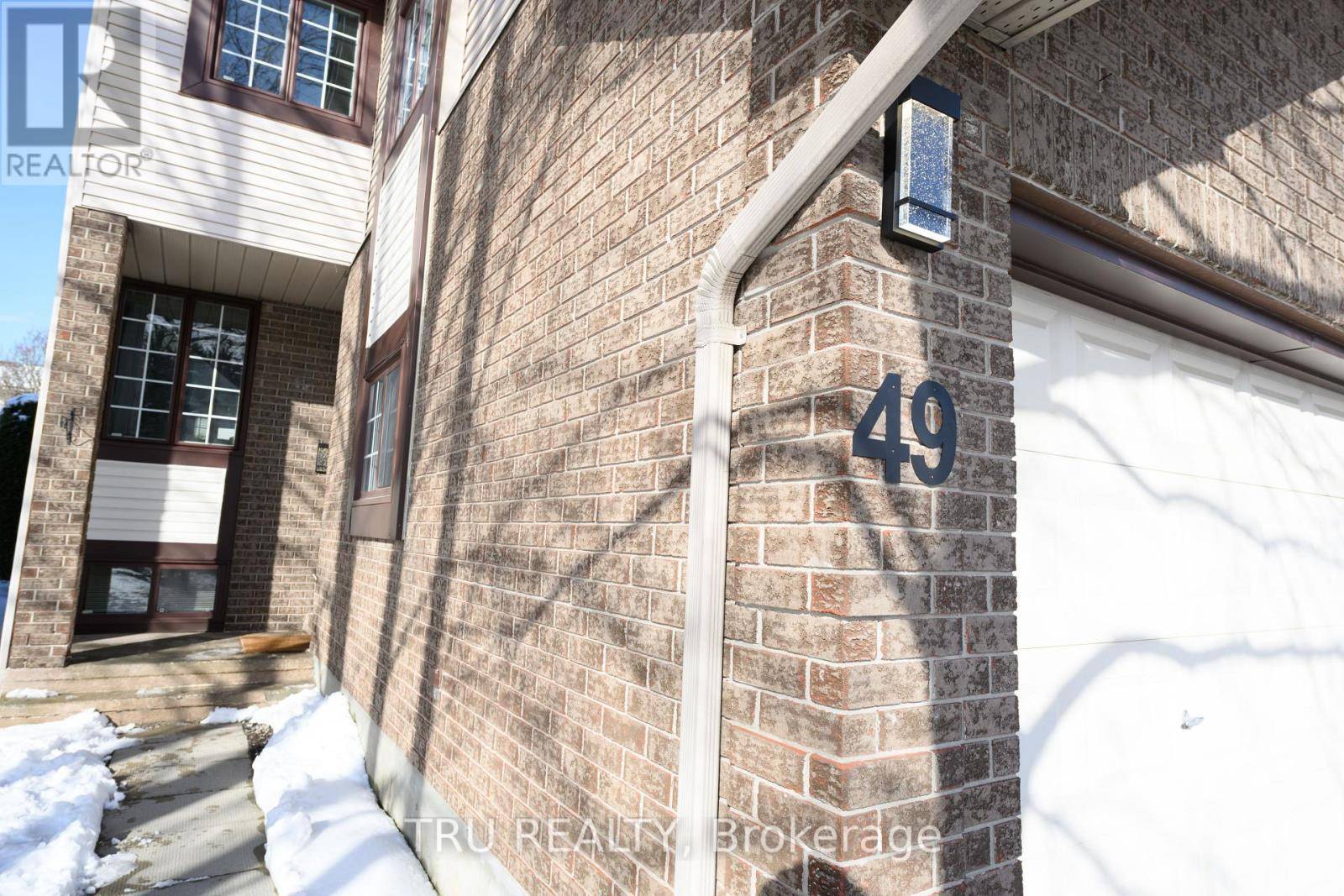 Ottawa, ON K2H9R1,49 FLORIZEL AVENUE