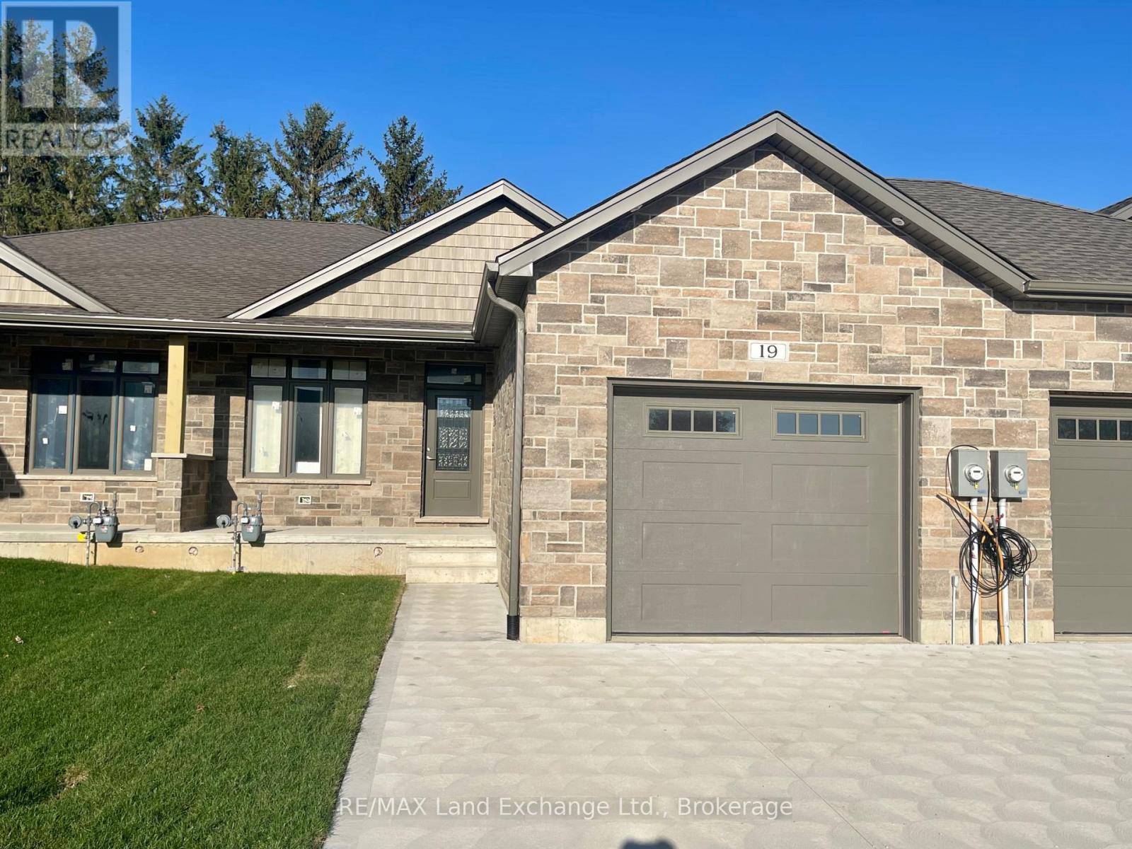 Kincardine, ON N0G2T0,19 NYAH COURT