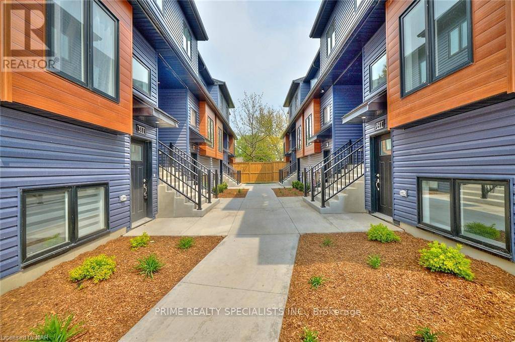 Welland (n. Welland), ON L3C0K1,781 Clare AVE #211