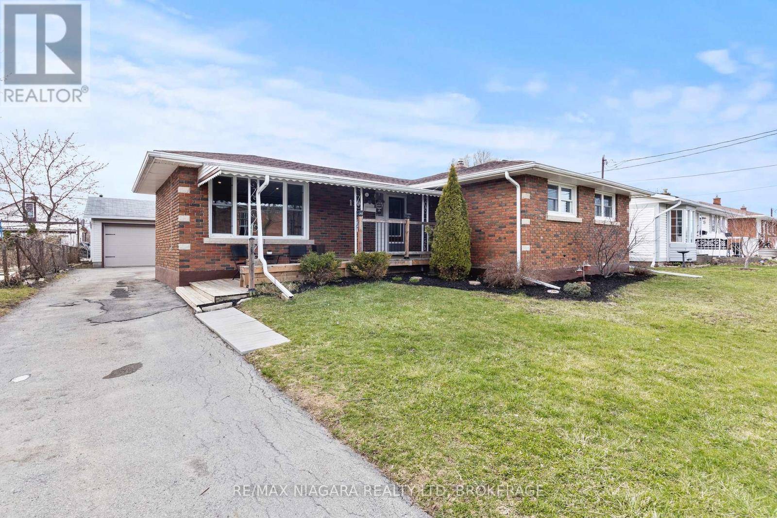 Welland (lincoln/crowland), ON L3B1V9,110 AFTON AVENUE
