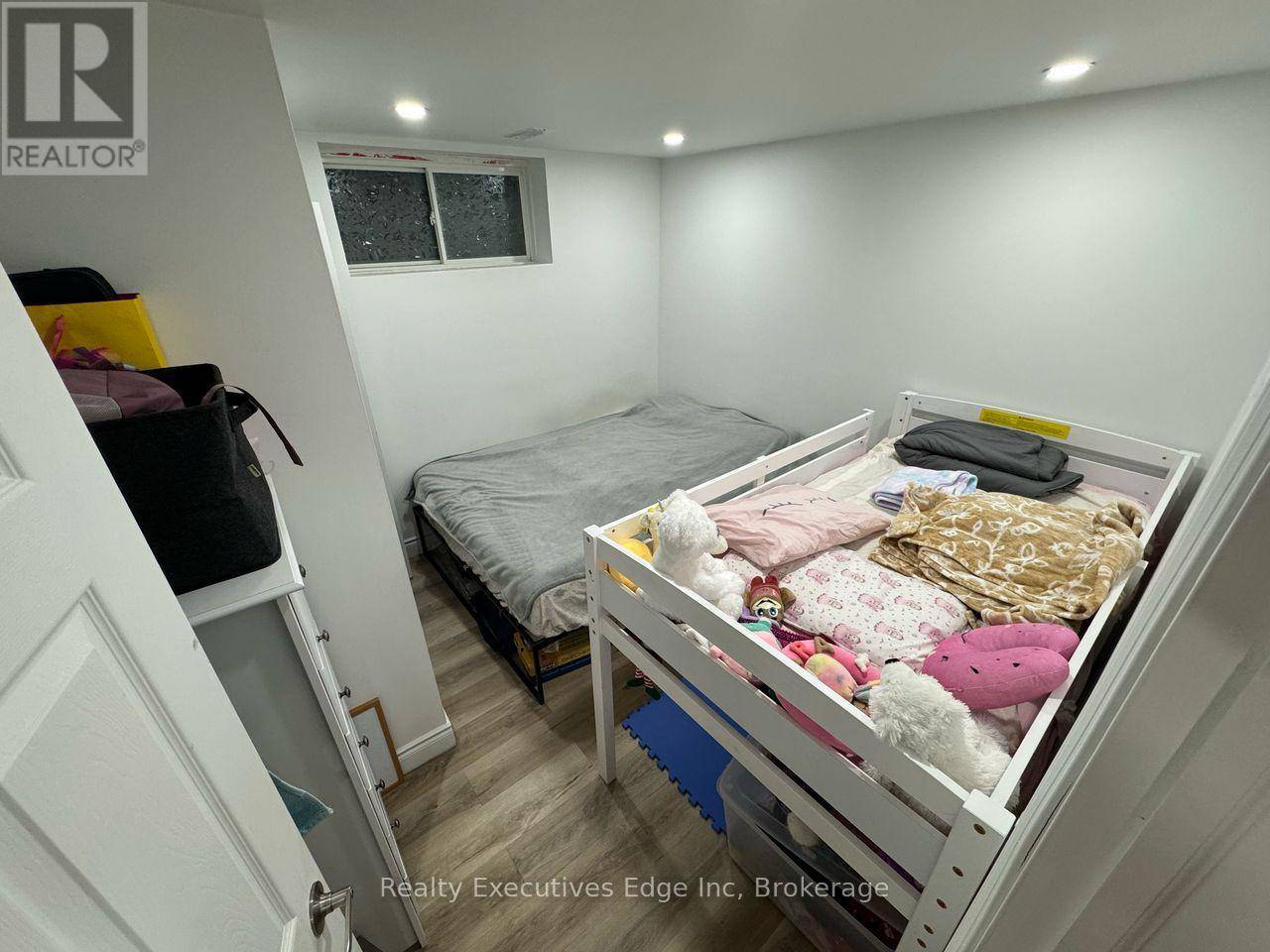 Kitchener, ON N2A0J1,B59 Stillwater ST #BASEMENT