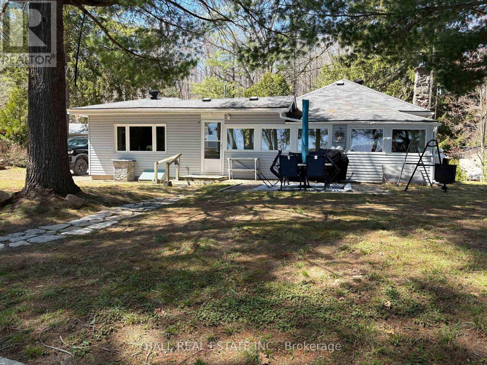 Douro-dummer, ON K0L2H0,2077 WHITE LAKE ROAD W