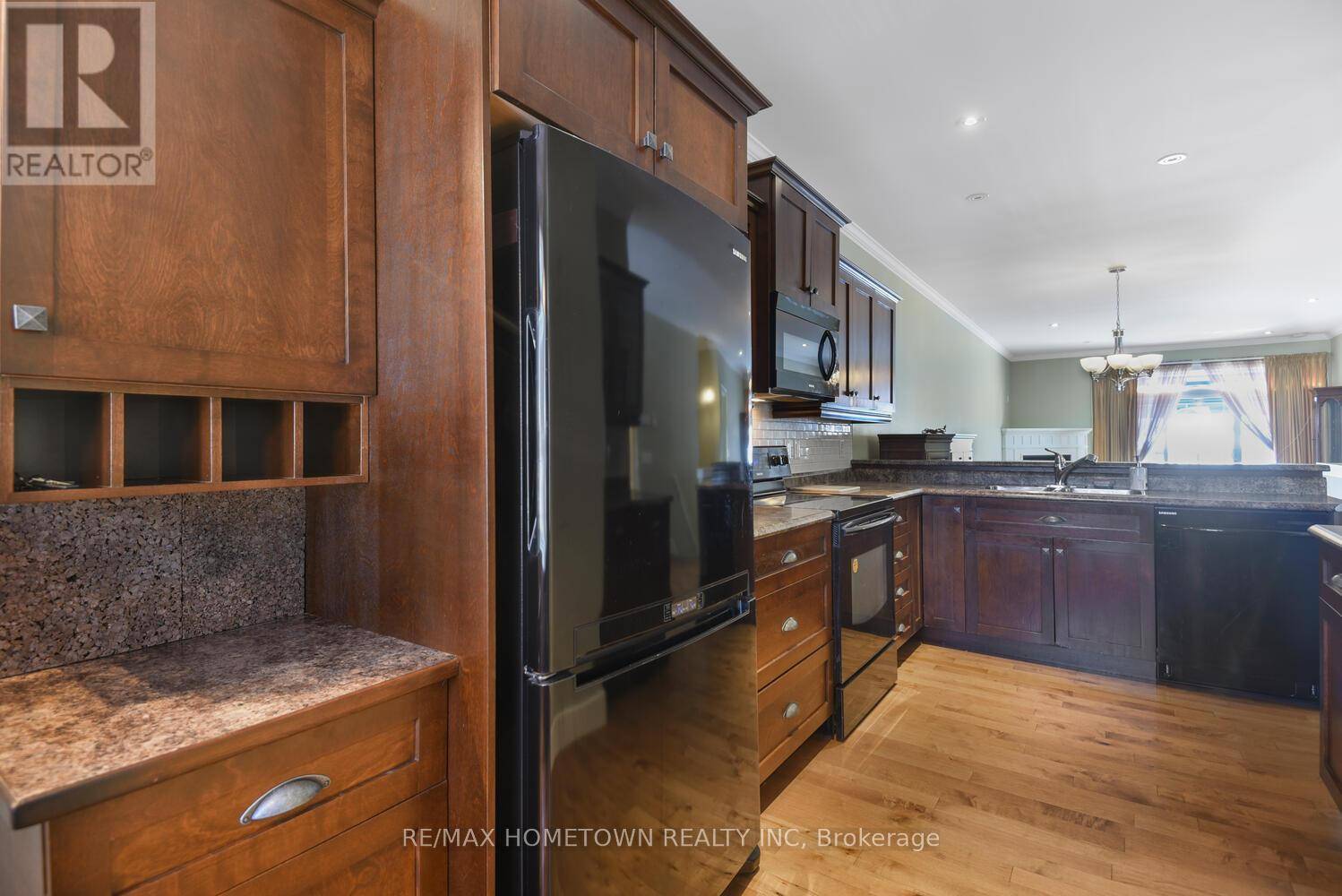 Brockville, ON K6V7H9,427 BROCK STREET W