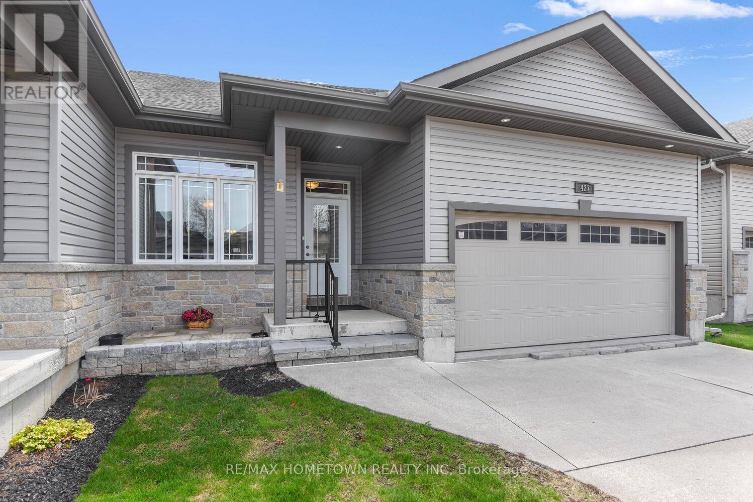 Brockville, ON K6V7H9,427 BROCK STREET W