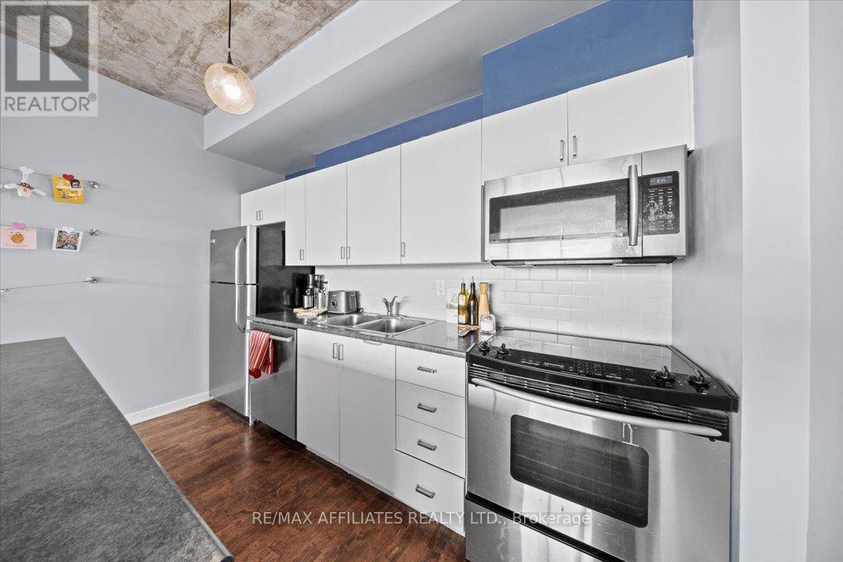 Ottawa, ON K1N1J6,180 York ST #201