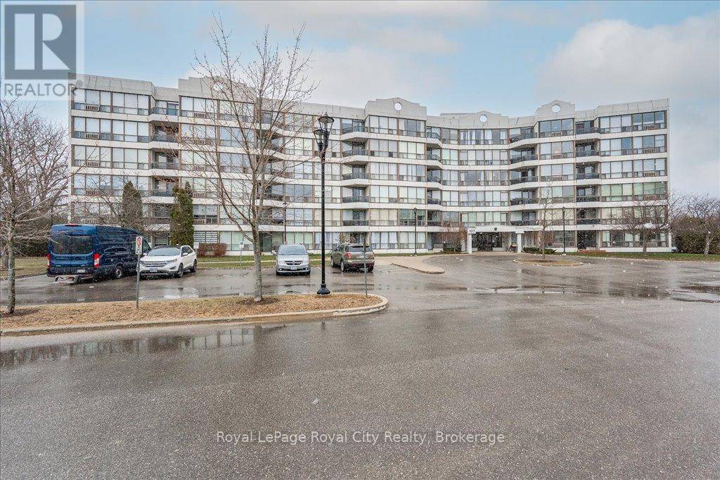 Guelph (junction/onward Willow), ON N1H8H5,107 Bagot ST #110