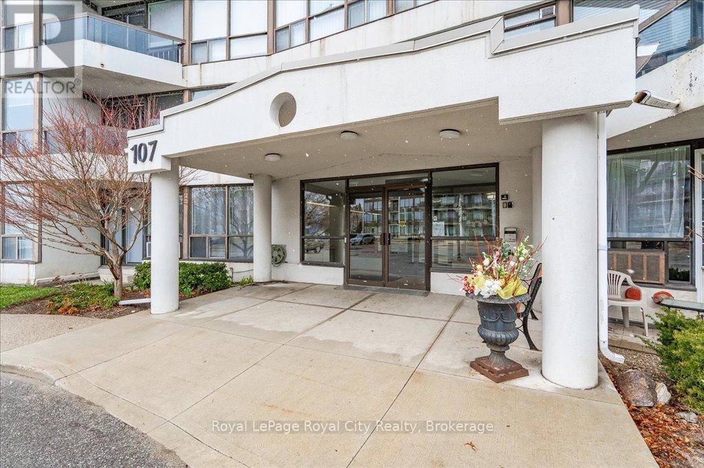 Guelph (junction/onward Willow), ON N1H8H5,107 Bagot ST #110