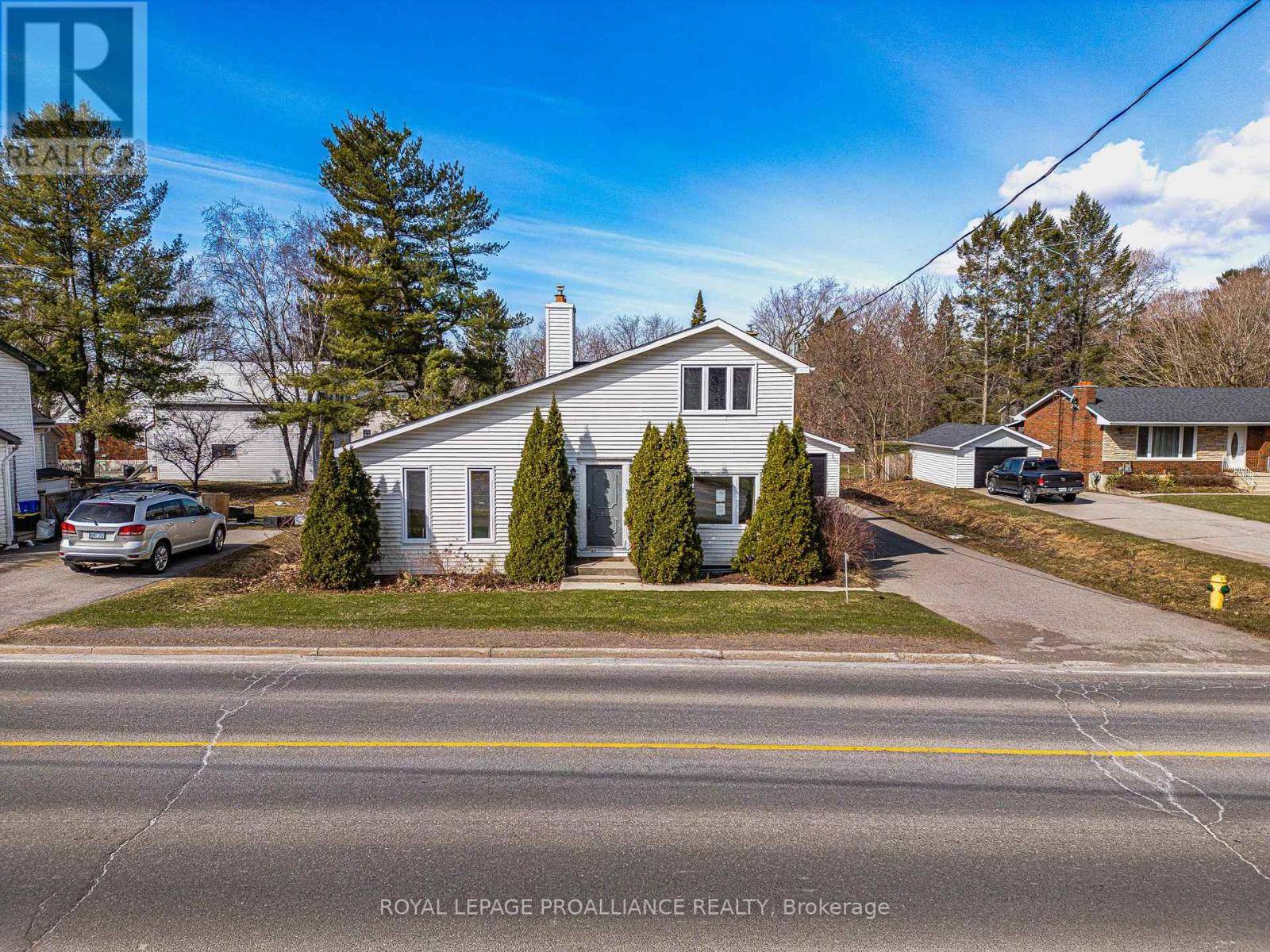 Alnwick/haldimand (grafton), ON K0K2G0,236 LYLE STREET N