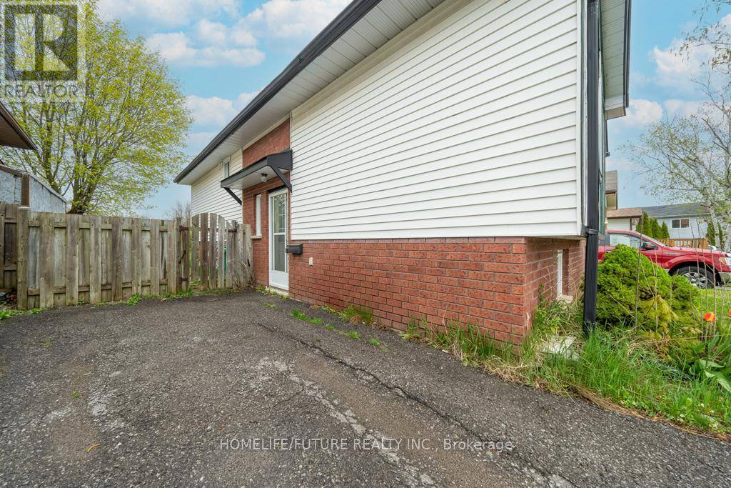 Peterborough South (east), ON K9J8L3,453 CRYSTAL DRIVE