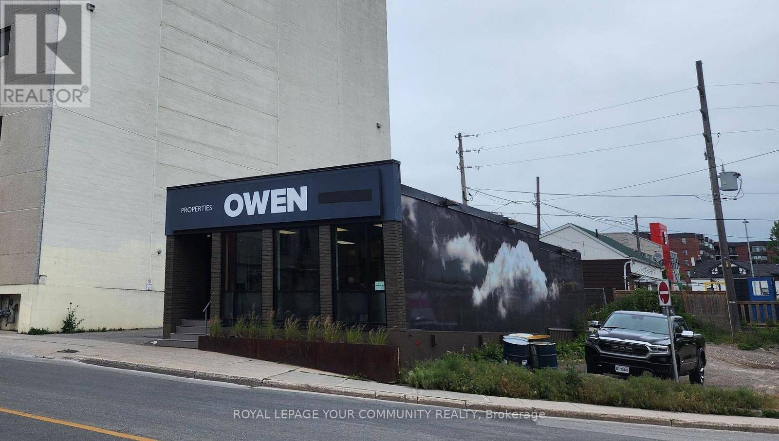 Peterborough Central (north), ON K9H2H4,114 Simcoe ST #Lower