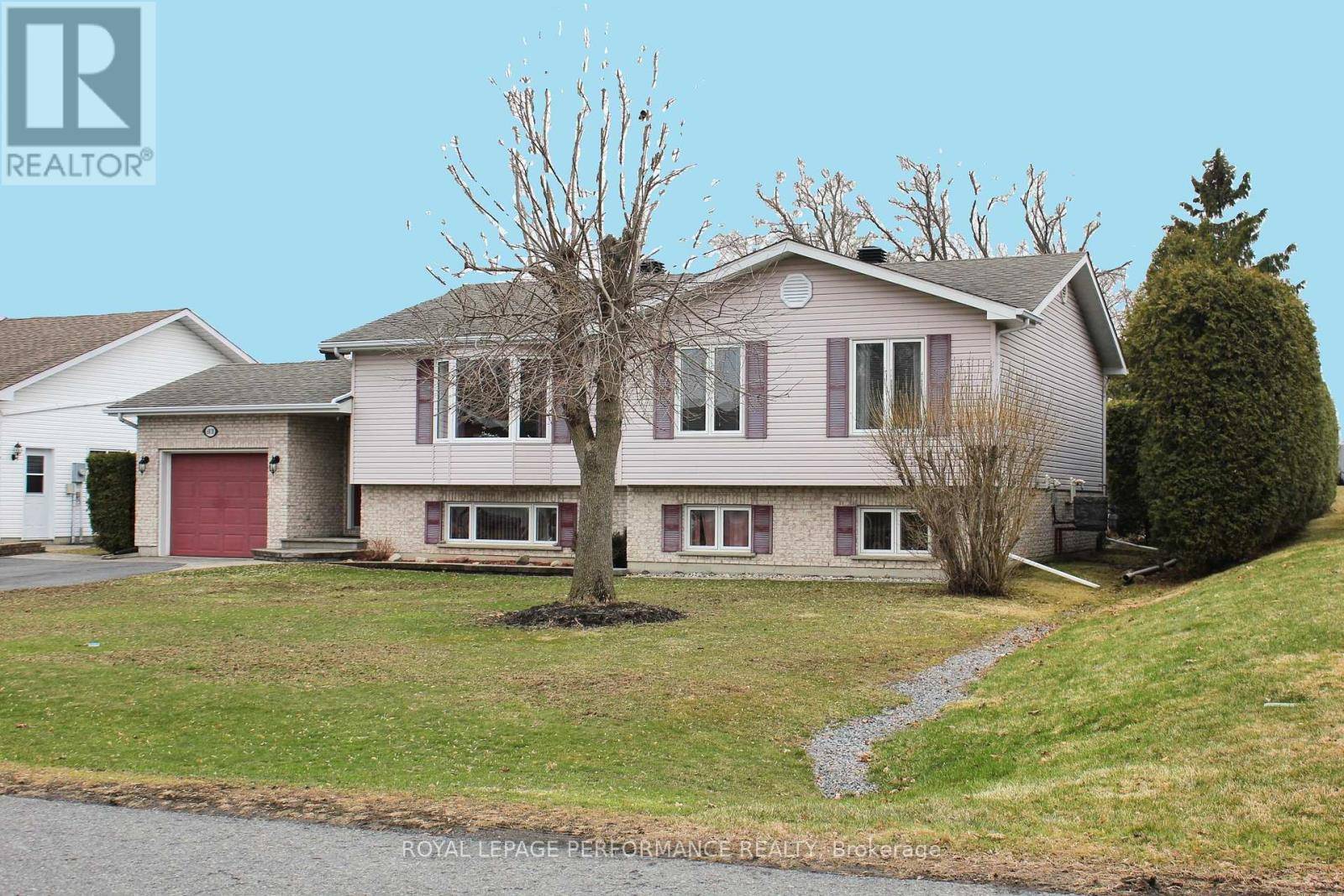 South Glengarry, ON K6H7M1,6818 RIVERVIEW DRIVE