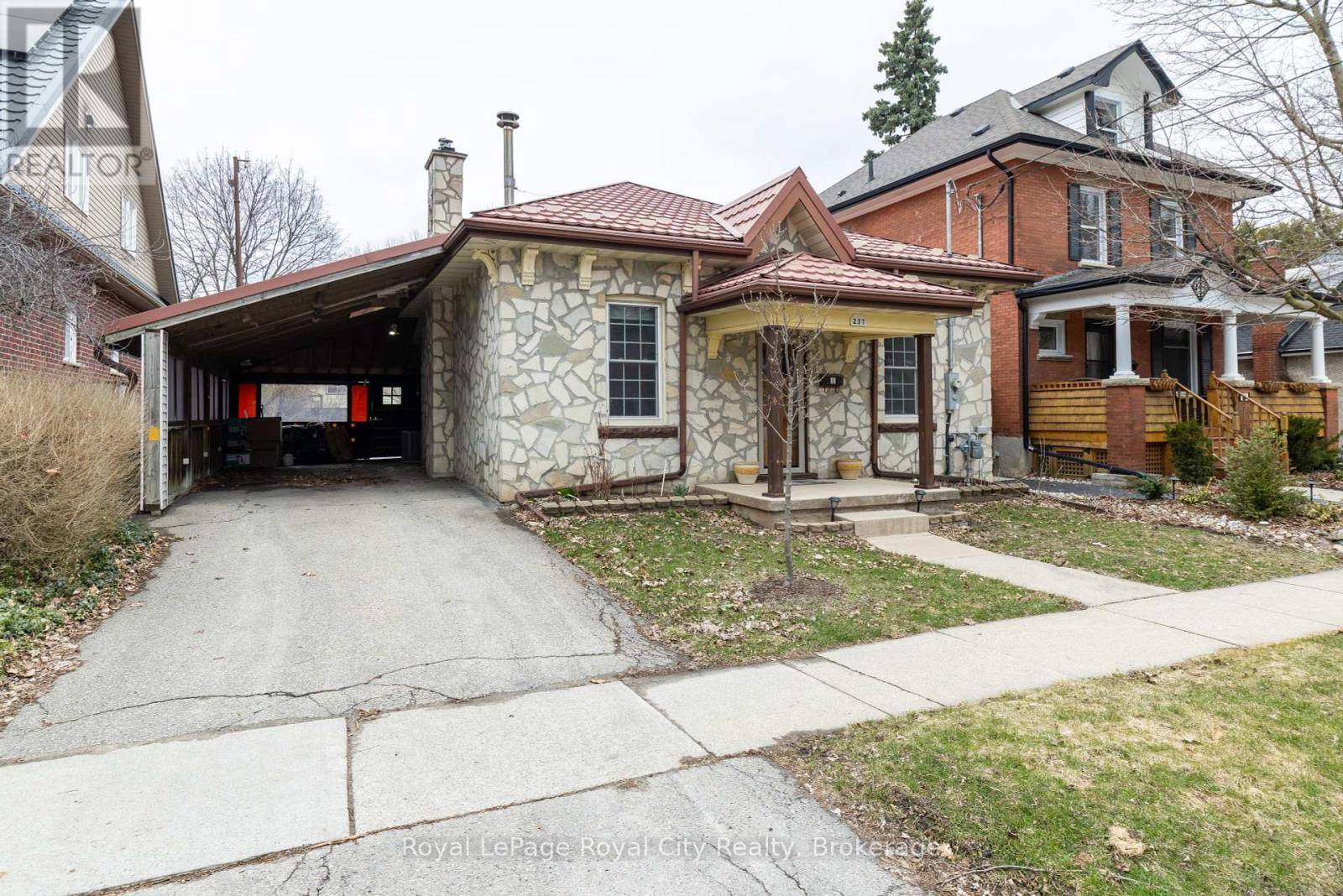Guelph (downtown), ON N1H2L6,237 LIVERPOOL STREET