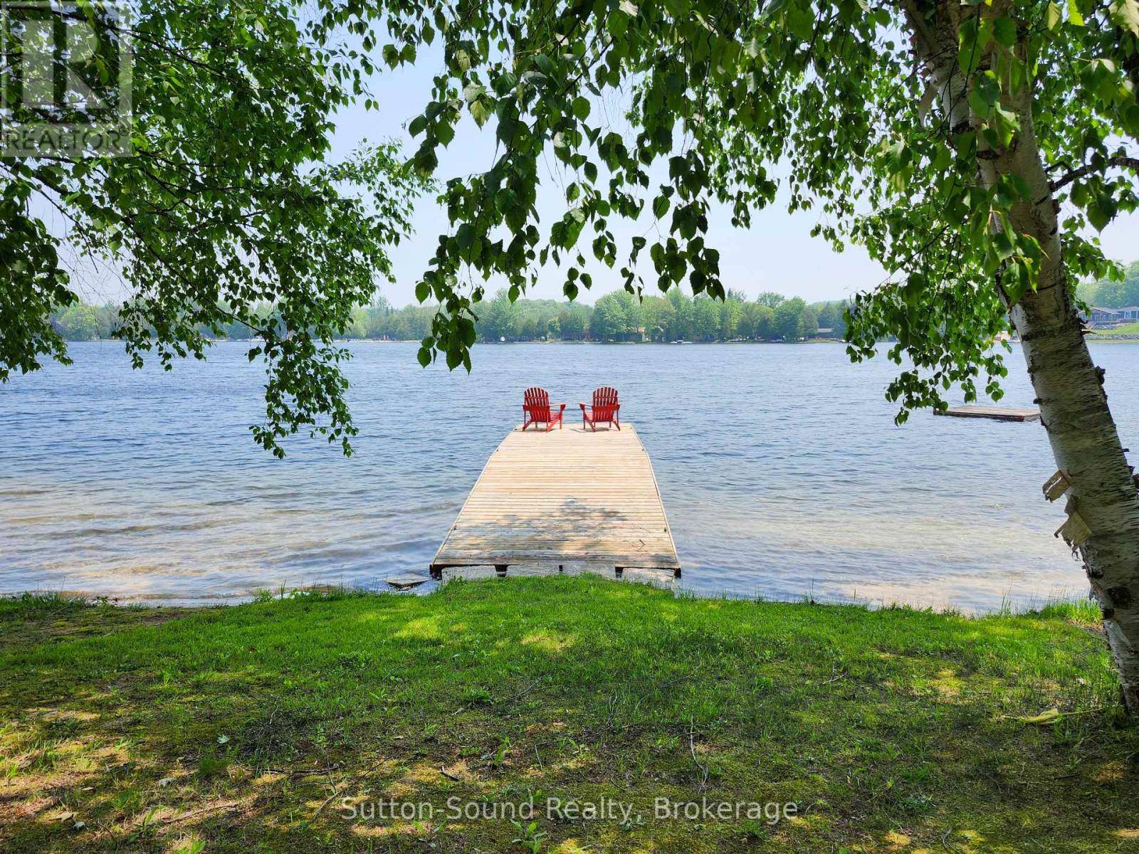 Chatsworth, ON N0H2V0,122 MCCULLOUGH LAKE DRIVE