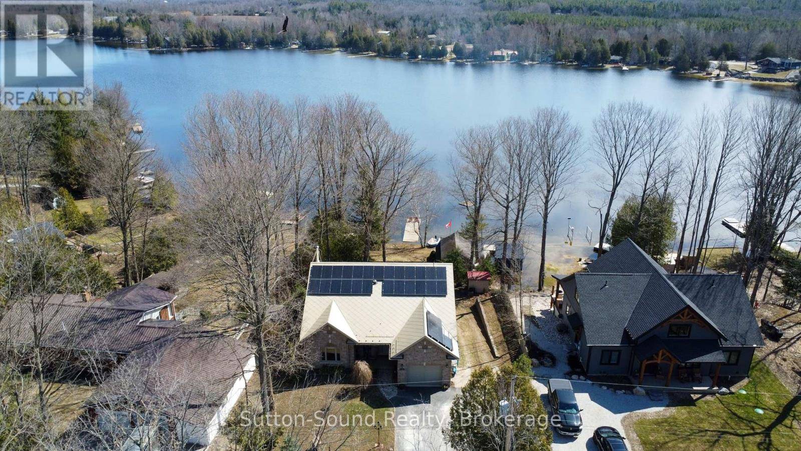 Chatsworth, ON N0H2V0,122 MCCULLOUGH LAKE DRIVE