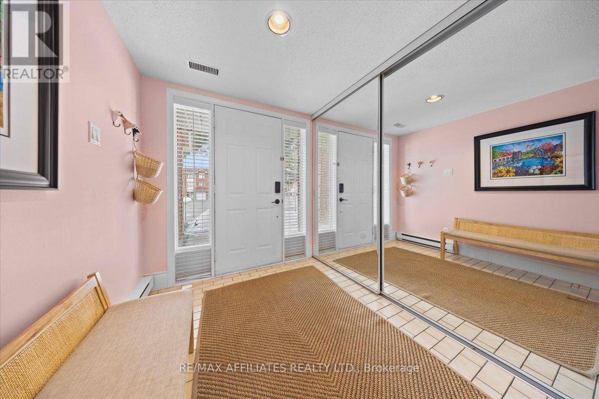 Ottawa, ON K1C7B7,1840 SUMMERFIELDS CRESCENT