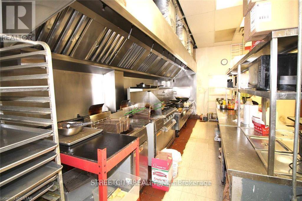London, ON N6M1K1,2030 Meadowgate BLVD #10