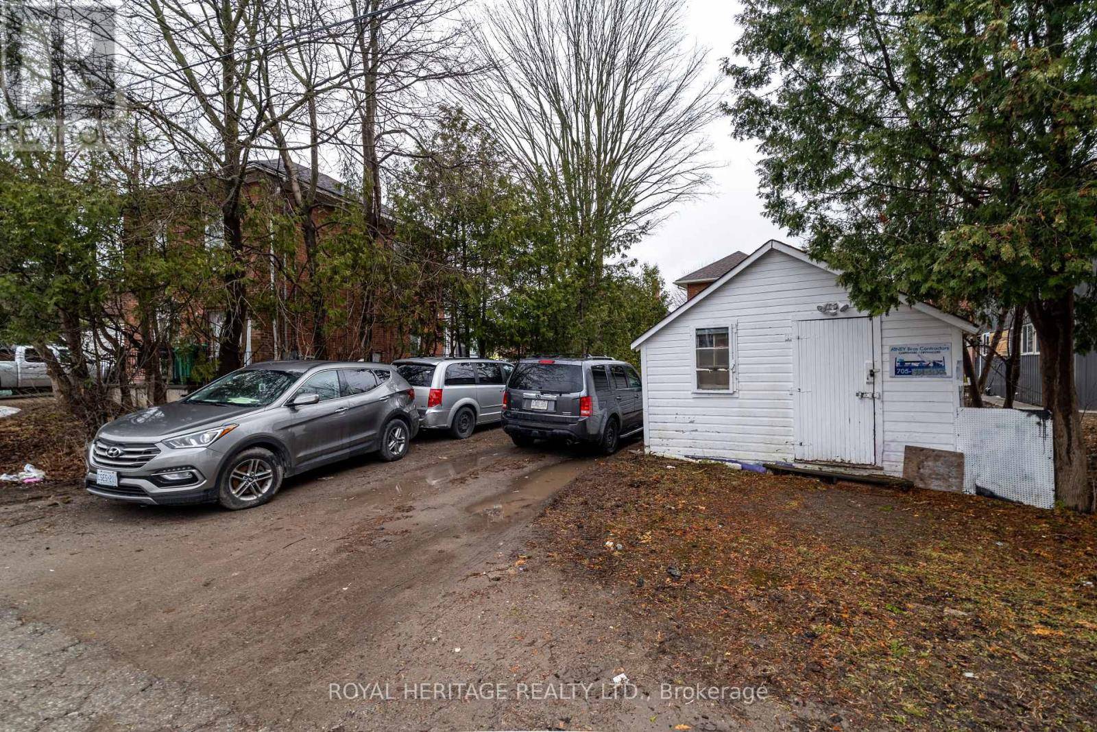 Peterborough North (south), ON K9H3J1,364 PARKHILL ROAD W
