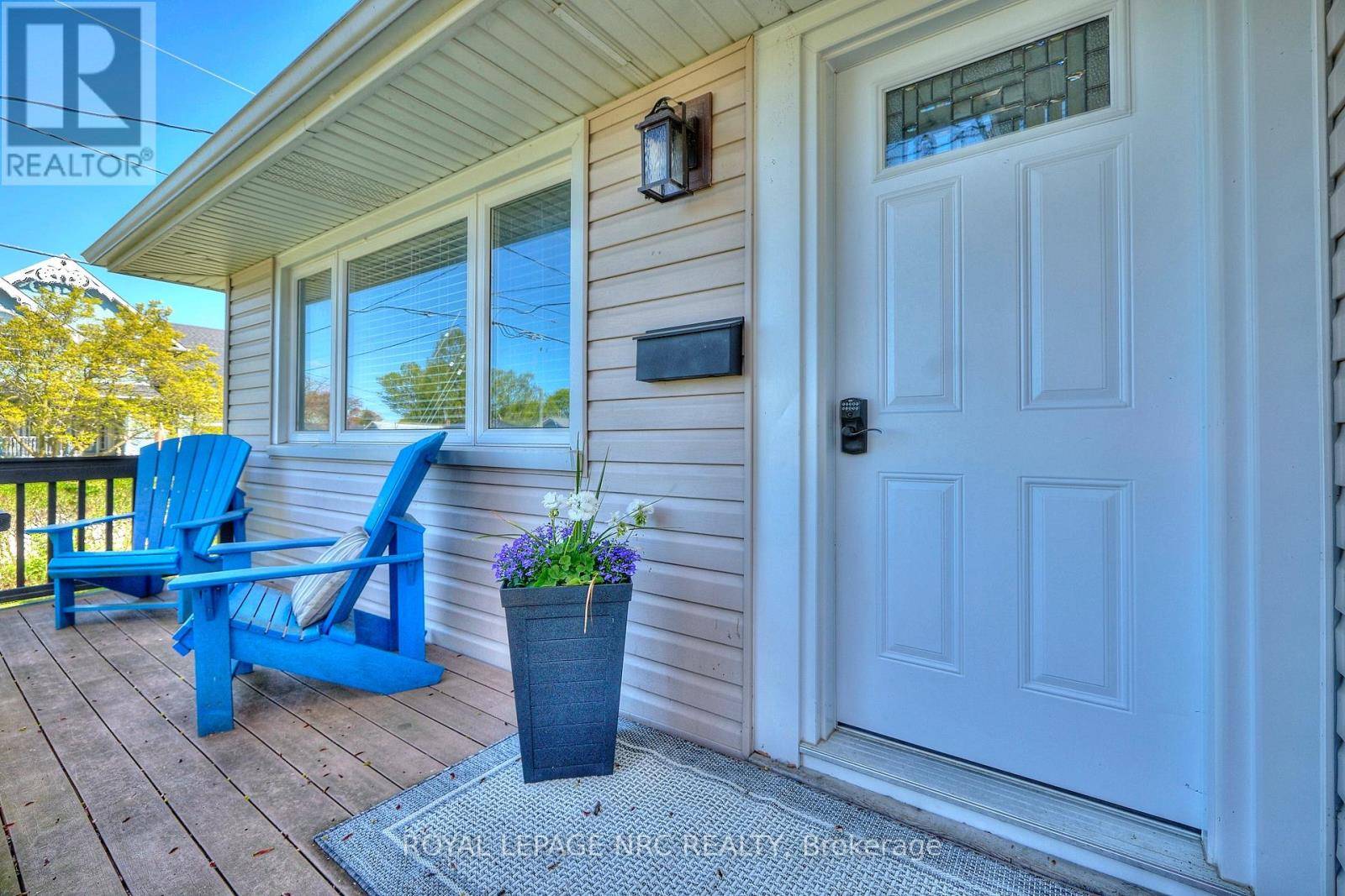 St. Catharines (port Dalhousie), ON L2N5M5,12 CORBETT AVENUE