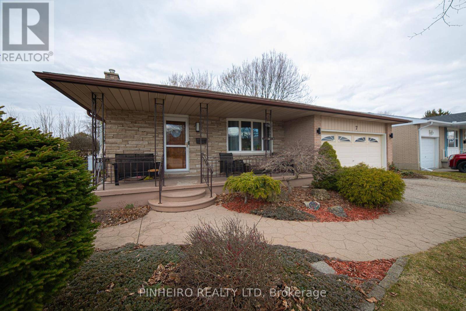 St. Thomas, ON N5R5J7,7 MCLARTY DRIVE