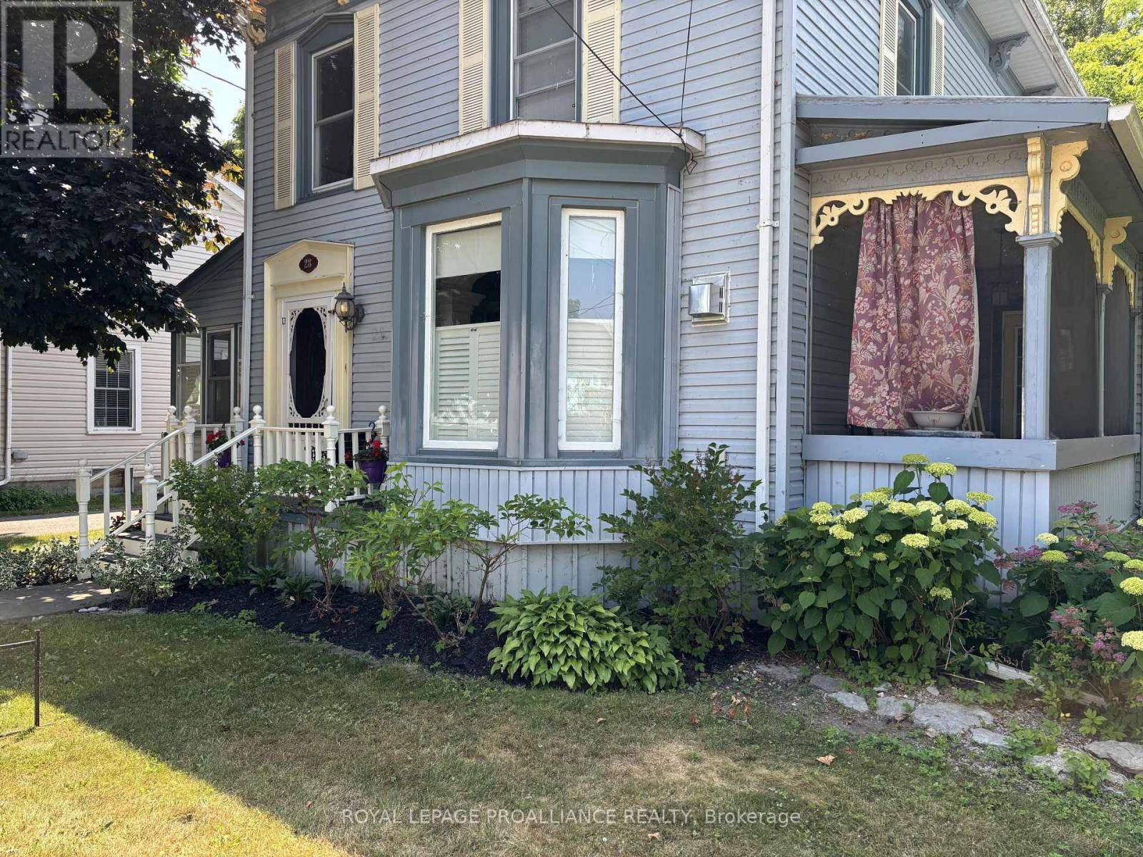 Prince Edward County (wellington Ward), ON K0K3L0,28 WEST STREET