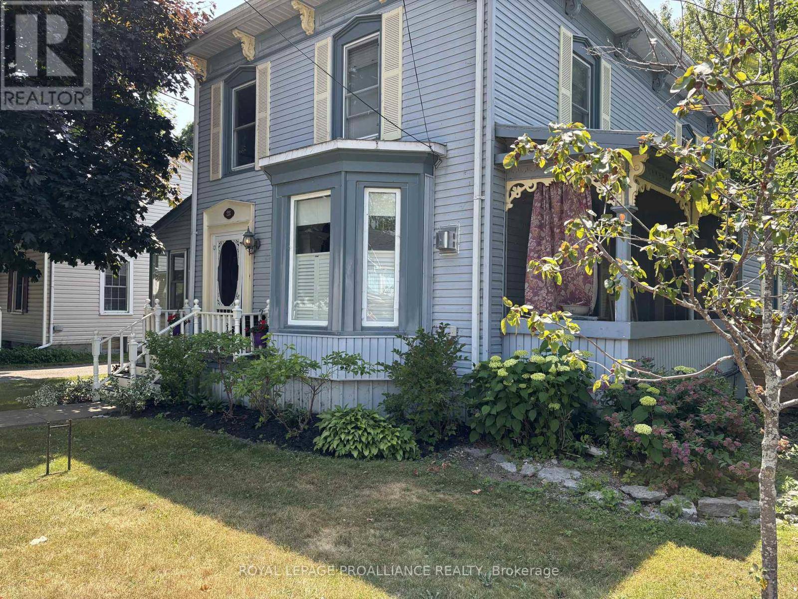 Prince Edward County (wellington Ward), ON K0K3L0,28 WEST STREET