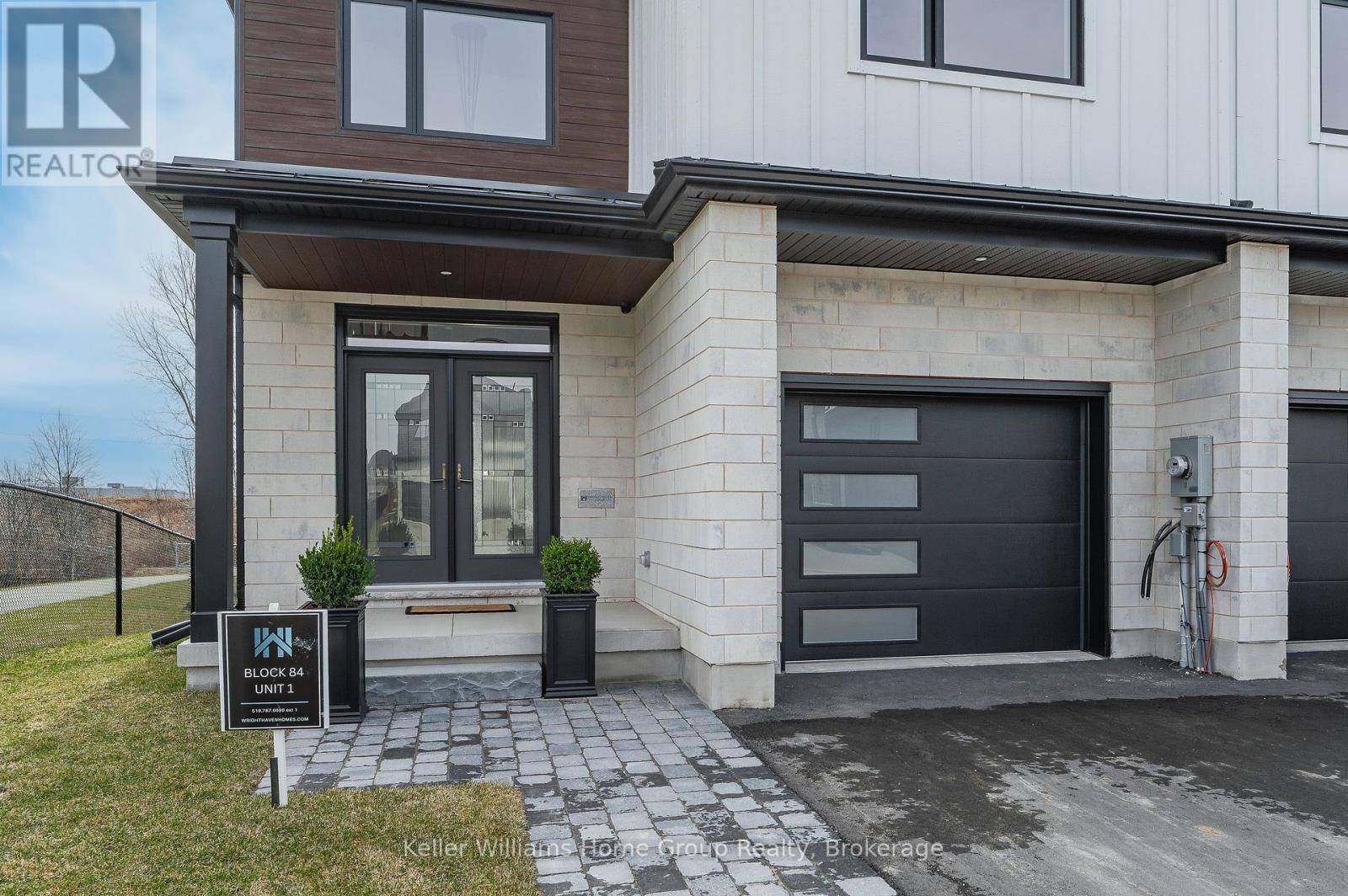 Centre Wellington (elora/salem), ON N0B1S0,25 HALLS DRIVE
