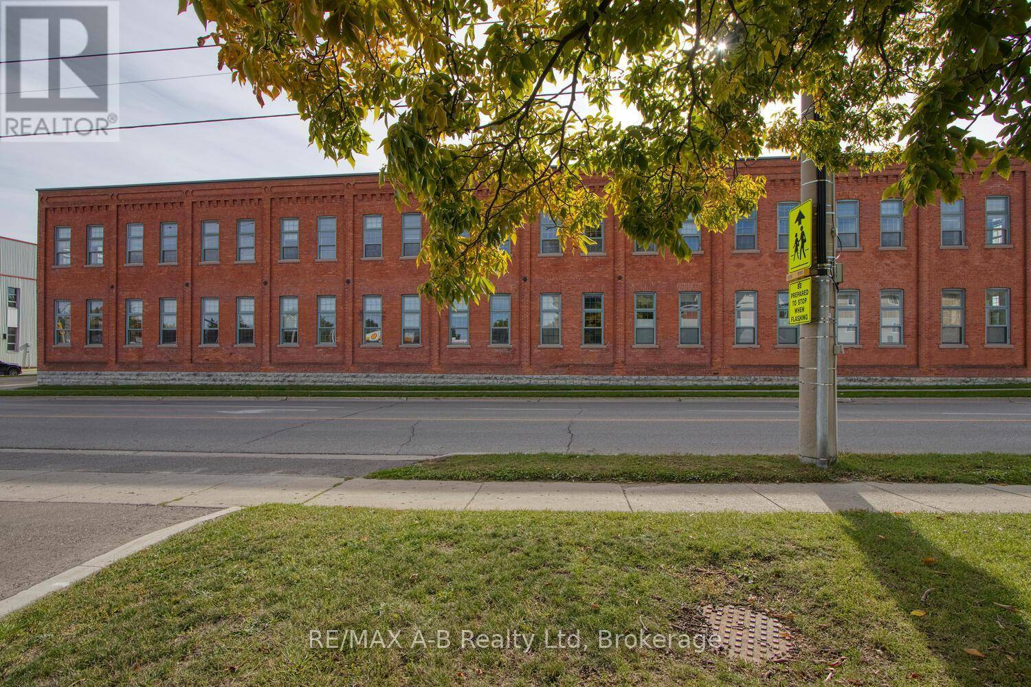 Stratford, ON N5A2N4,342 Erie ST #202
